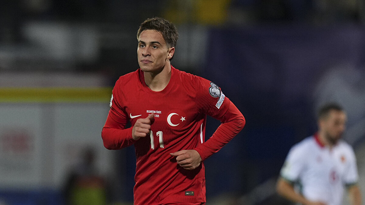 REAL MADRID, KENAN'I YAKINDAN TAKİP EDİYOR<br><br>Yeni Şafak Spor’un <br>İspanyol basınından aktardığı habere göre, Arda Güler’in formasını giydiği Real Madrid, bu kez gözünü Kenan Yıldız’a dikti.<br>