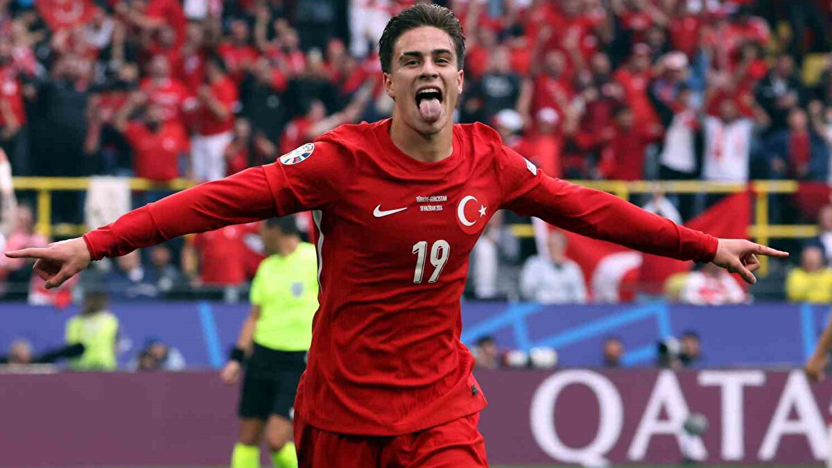 Real Madrid, scout ekibi, 22 Ekim’de oynanacak Şampiyonlar Ligi maçında Kenan Yıldız'ı canlı izleyerek değerlendirme yapacak.<br>