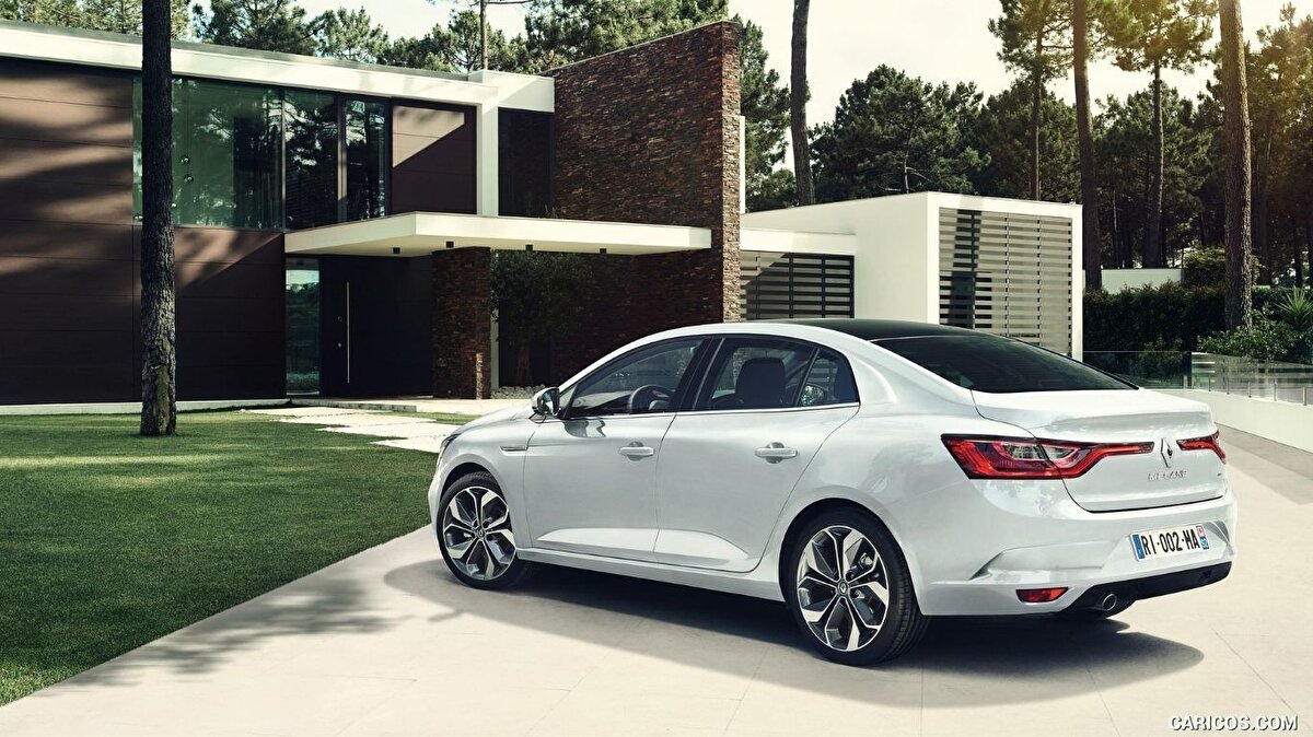 RENAULT MEGANE SEDAN – 26.933 ADET<br><br>Renault’un sedan modeli Megane, 26.933 satışla üçüncü sırada yer aldı.<br>Clio’nun ardından markanın en çok tercih edilen modeli olan Megane, özellikle filo satışlarında öne çıkıyor.