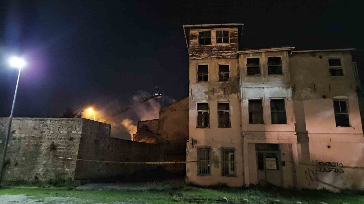 Yangının tamamen söndürülmesinin ardından ekipler binada soğutma çalışması yaptı. Yangın sonrası yetkililer olayla ilgili inceleme başlattı.