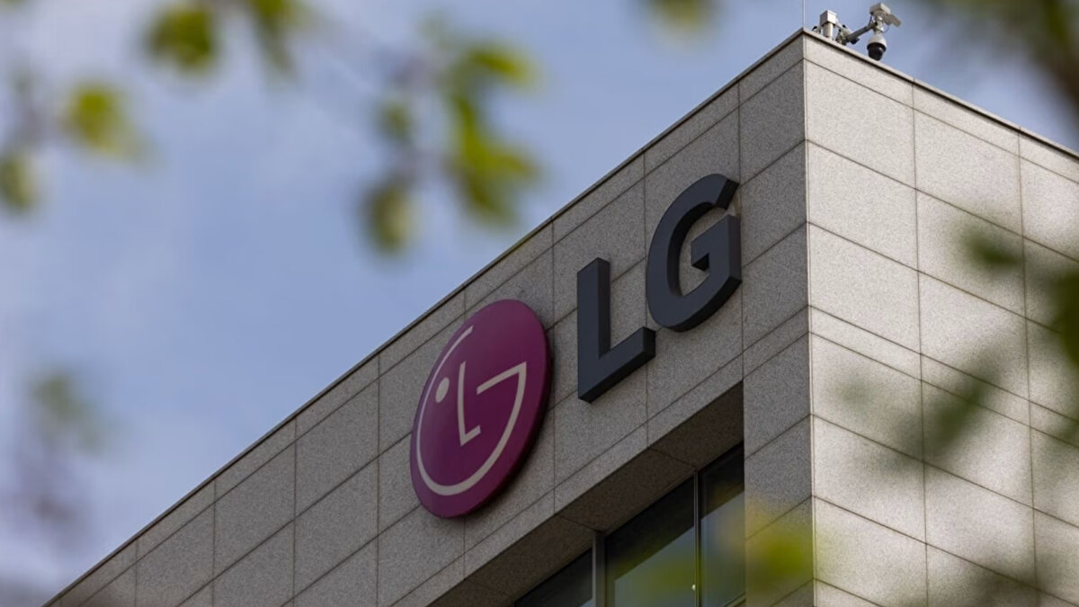 LG Electronics India’nın performansı, 2021’den bu yana Hindistan’daki en başarılı milyar dolarlık halka arz olarak kayıtlara geçti. Öte yandan aynı dönemde halka açılan WeWork India ve Tata Capital hisseleri, beklentilerin altında kalmıştı.