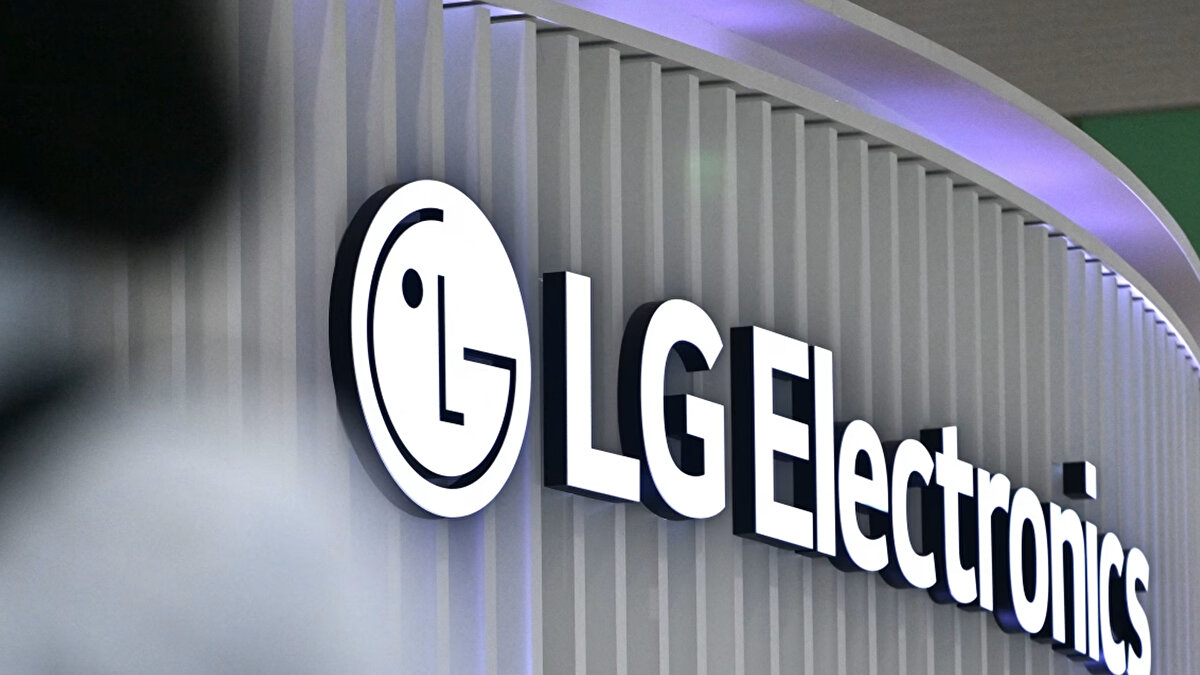 Hindistan kolunun hisseleri, 1.140 rupi ihraç fiyatının oldukça üzerinde, 1.710 rupiden işlem görmeye başladı. Bu güçlü çıkış, 2008’den bu yana ülkenin en yoğun talep gören halka arzına dönüştü.