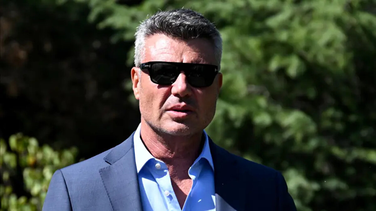 FENERBAHÇE YÖNETİMİ, SCOUT EKİBİYLE TOPLANTI YAPTI<br><br>Sabah Gazetesi'ndeki habere göre Samandıra'da değişikliklere devam eden Sadettin Saran ve yönetimi, scout ekibiyle toplantı gerçekleştirdi ve bugüne kadarki çalışmaların detaylı raporunu istedi.