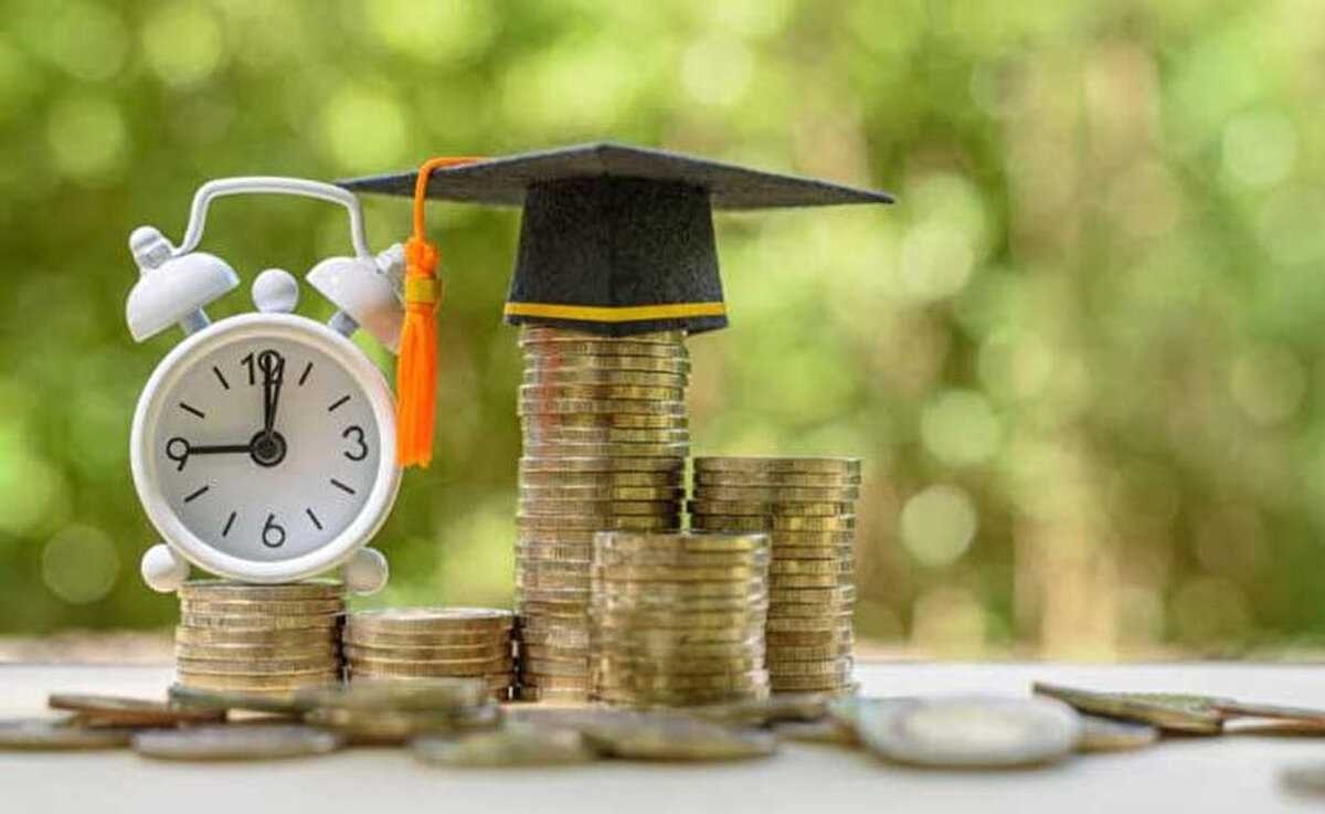 İBB BURSU BAŞVURU ŞARTLARI<br><br>Türkiye Cumhuriyeti vatandaşı olmak<br><br>Öğrencinin kendisinin veya ailesininanne-baba vefat durumunda yakınının İstanbul’da ikamet etmesi*<br><br>Ön lisans, lisans, yüksek lisans veya doktora öğrencisi olmak<br>