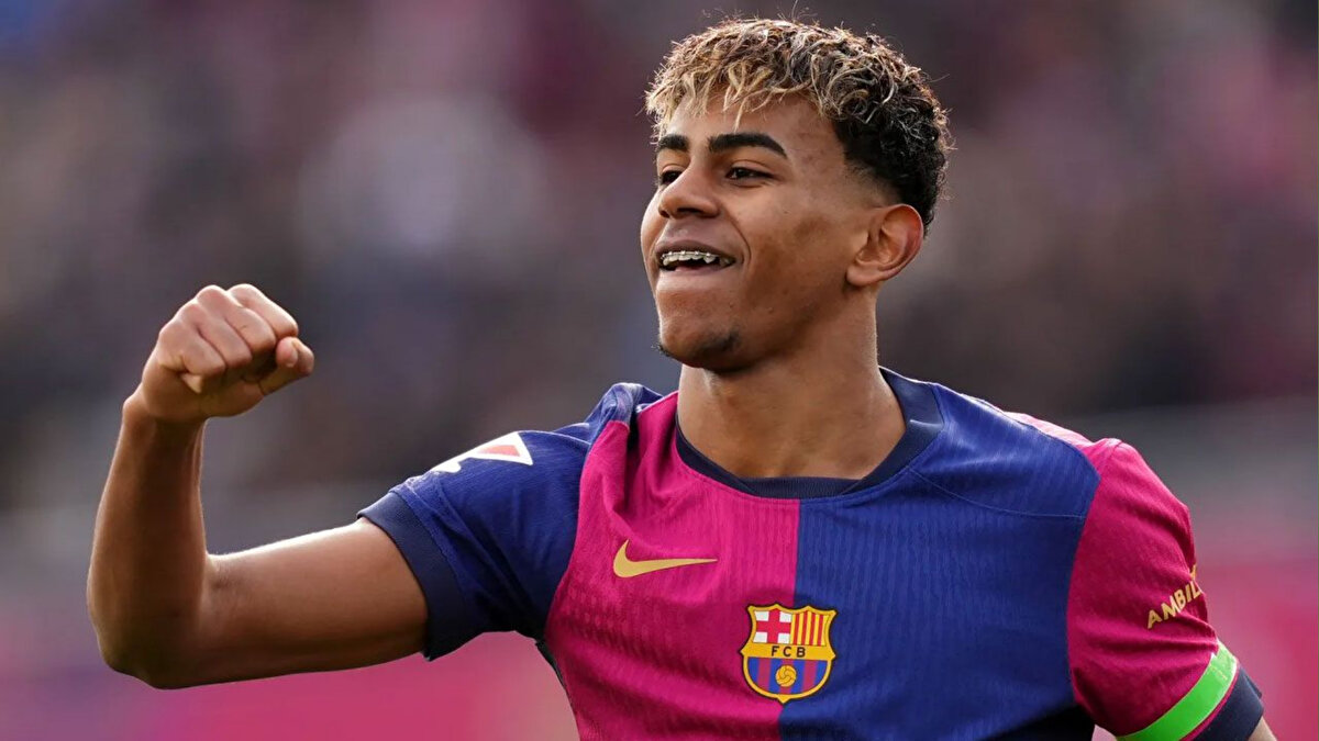 Fransız gazeteci Romain Molina’ya göre, PSG’nin sahibi Qatar Sports Investments Yamal’ı “ne pahasına olursa olsun” transfer etmeye kararlı.