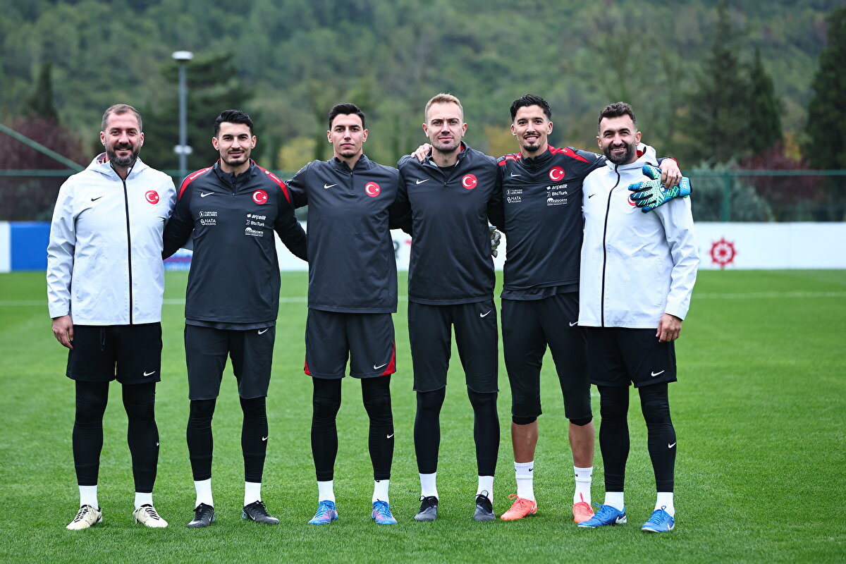 Kasım ayında sona erecek Avrupa elemelerinde, gruplarını lider tamamlayan 12 takım doğrudan Dünya Kupası'na katılım hakkı elde edecek.