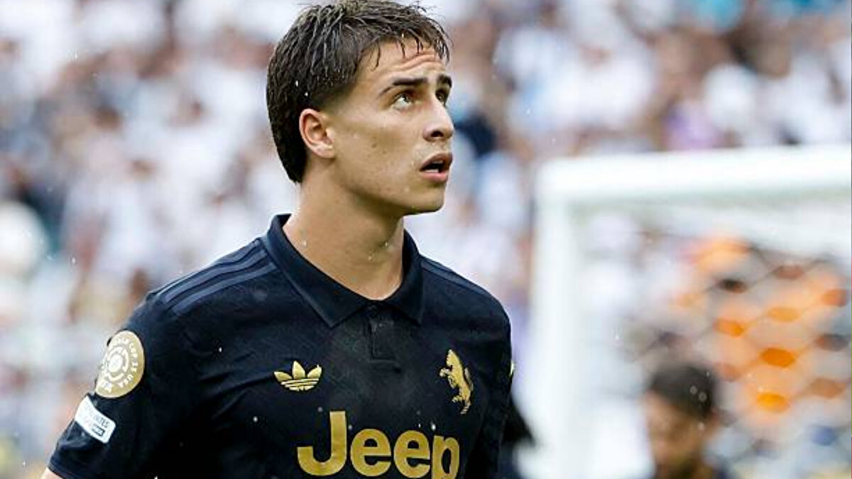 KENAN YILDIZ’IN BU SEZONKİ PERFORMANSI<br>Juventus formasıyla bu sezon Serie A ve Şampiyonlar Ligi'nde toplam 8 maça çıkan Kenan Yıldız, 2 gol ve 4 asist kaydetti.<br><br> <br><br>Kenan, bu sezon A Milli Takım'da 4 maça çıkarken 3 gol kaydetti. 20 yaşındaki oyuncu 2026 Dünya Kupası Elemneleri'nde Bulgaristan'la oynanan maçta iki kez ağları havalandırırken son oynanan Gürcistan maçında da golünü kaydetmişti.