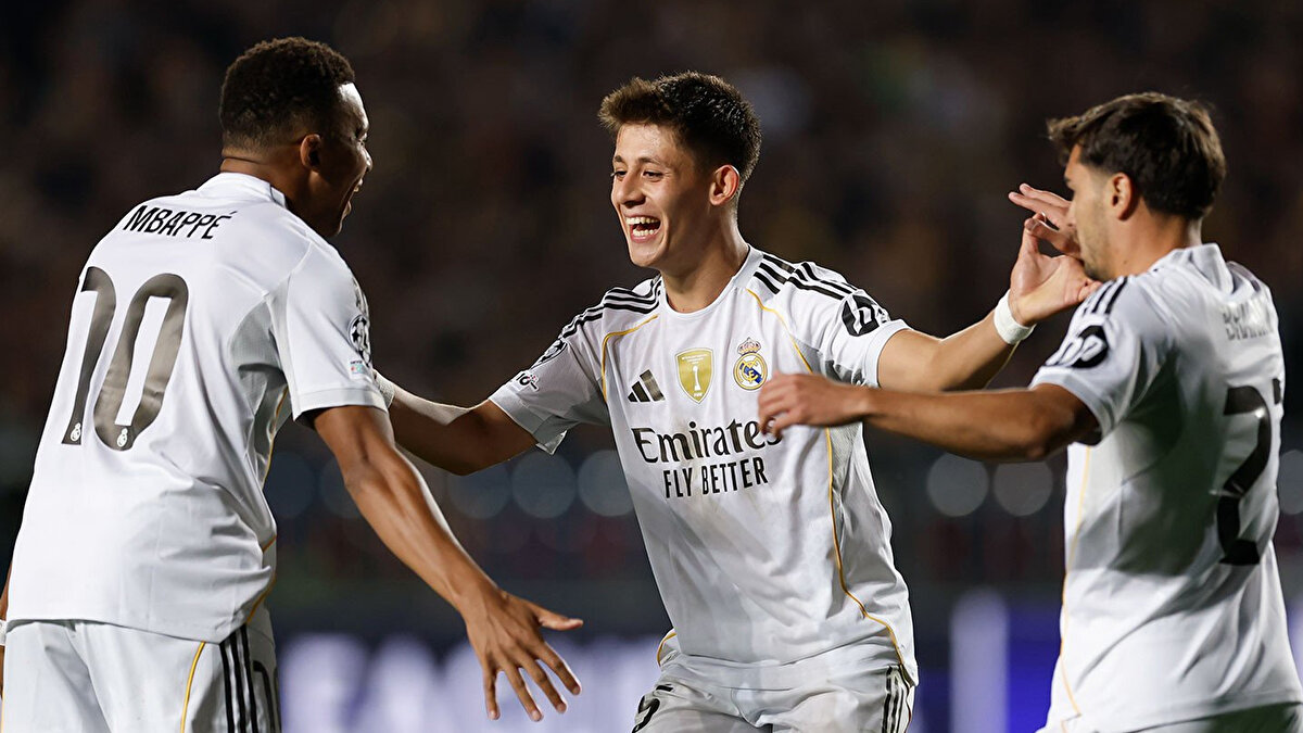 Milli futbolcumuz Arda Güler, Real Madrid'e transfer sürecini, Xabi Alonso hakkındaki düşüncelerini ve Mbappe ile olan iletişimi konusunda bilinmeyenleri yanıtladı. İşte Arda'nın röportaj sözleri...