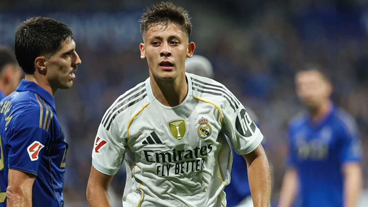 "HİÇ TEREDDÜT ETMEDİM"<br><br>"Başarılı olacağıma dair en ufak bir tereddüdüm yoktu. Scouting ekibinden Juni Calafat, daha baştan planı açıkça anlatmıştı. İlk yılın kolay geçmeyeceğini, çünkü yalnızca Türkiye’de futbol oynamış genç bir oyuncu için bunun doğal olduğunu söylemişti."<br>