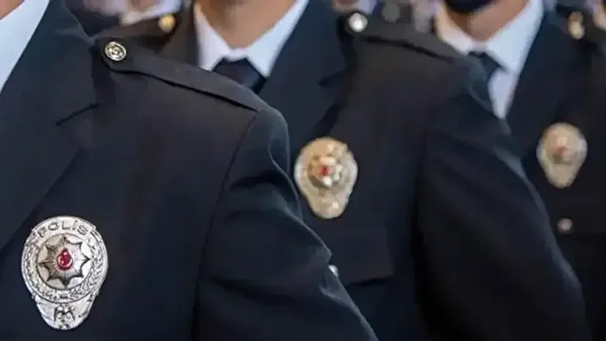 Promosyon miktarı için beklentiler yüksek<br><br>Son dönemde kamu kurumlarının yaptığı maaş promosyon anlaşmalarında rakamlar 75 bin TL ile 90 bin TL arasında değişiyor. Ancak artan enflasyon ve yaşam maliyetleri nedeniyle, Emniyet Teşkilatı Sendikası bu tutarın çok daha yukarı çekilmesi gerektiğini vurguladı.