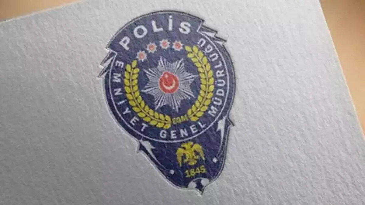 İçişleri Bakanlığı’na bağlı Emniyet Genel Müdürlüğü, yeni dönem için bankalarla yapılacak maaş promosyonu anlaşmasını hazırlıyor. Söz konusu anlaşma kapsamında, 2025-2028 yılları arasında EGM personeline ödenecek promosyon miktarı belirlenecek. Edinilen bilgilere göre ihale sürecinin kısa süre içinde tamamlanması, ardından da promosyon ödemelerinin en geç 15 Kasım 2025 tarihine kadar personelin hesaplarına yatırılması bekleniyor.