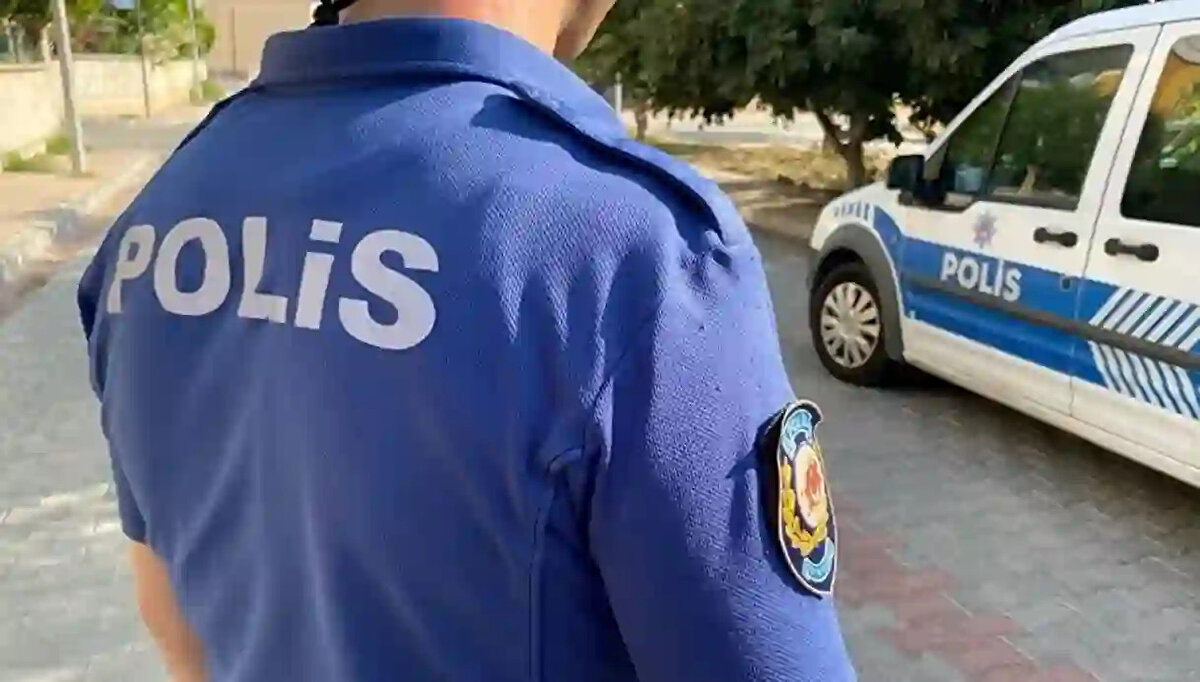 Polis promosyonu ne kadar olacak?<br><br>Henüz resmi tutar açıklanmadı ancak bankaların güncel teklifleri ve sendikanın 270 bin TL talebi dikkate alındığında, 2025 EGM maaş promosyonunun yüksek bir rakamla sonuçlanması bekleniyor. Yeni anlaşmanın hem ekonomik koşullara hem de diğer kamu kurumlarının aldığı promosyonlara paralel olarak şekilleneceği öngörülüyor.