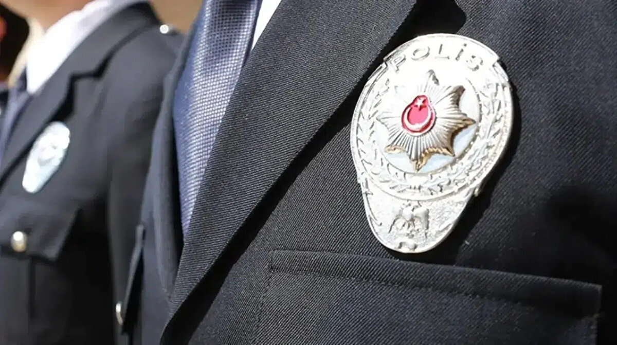 EGM maaş promosyon anlaşması ne zaman açıklanacak?<br><br>Resmî takvime göre maaş promosyon anlaşmaları genellikle yılın ikinci yarısında yenileniyor. 2025 yılı için EGM’nin yeni anlaşmayı kısa süre içinde duyurması bekleniyor. İhalenin tamamlanmasının ardından, promosyon ödemelerinin kasım ayı ortasında personelin hesaplarına yatırılacağı tahmin ediliyor.