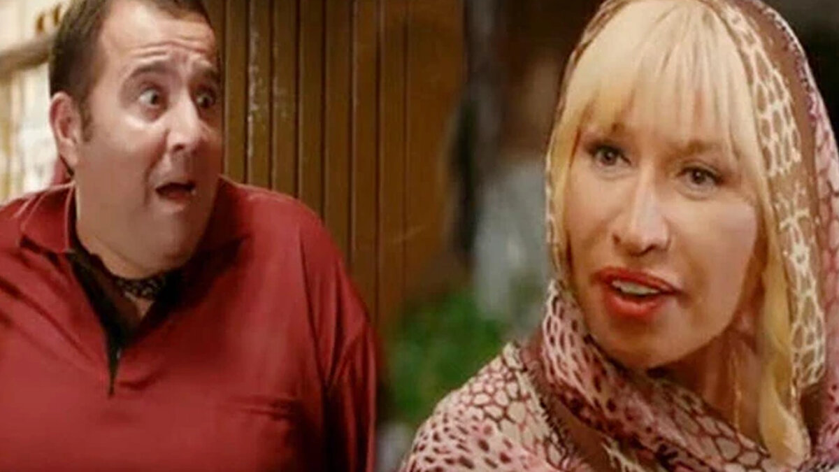 Eyvah Eyvah ne zaman, nerede çekildi? <br><br>Demet Akbağ ve Ata Demirer'in unutulmaz performanslarıyla öne çıkan Eyvah Eyvah, 26 Şubat 2010 tarihinde vizyona girdi. Film, doğa güzellikleriyle dikkat çeken Çanakkale'nin Geyikli beldesi ile Bozcaada'da çekildi. Bu iki bölge, filmin sıcak ve samimi atmosferine eşsiz bir görsellik kazandırdı.