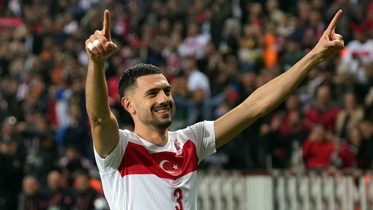 2026 DÜNYA KUPASI'NA GİTME SENARYOLARI<br><br>Türkiye'nin 2026 Dünya Kupası'na gitme ihtimalleri de netleşmeye başladı. Yapay zeka, tüm senaryoları bir araya getirdi. İşte A Milli Takım'ın 2026 Dünya Kupası'na gitme olasılığı ve senaryoları...<br><br><br>