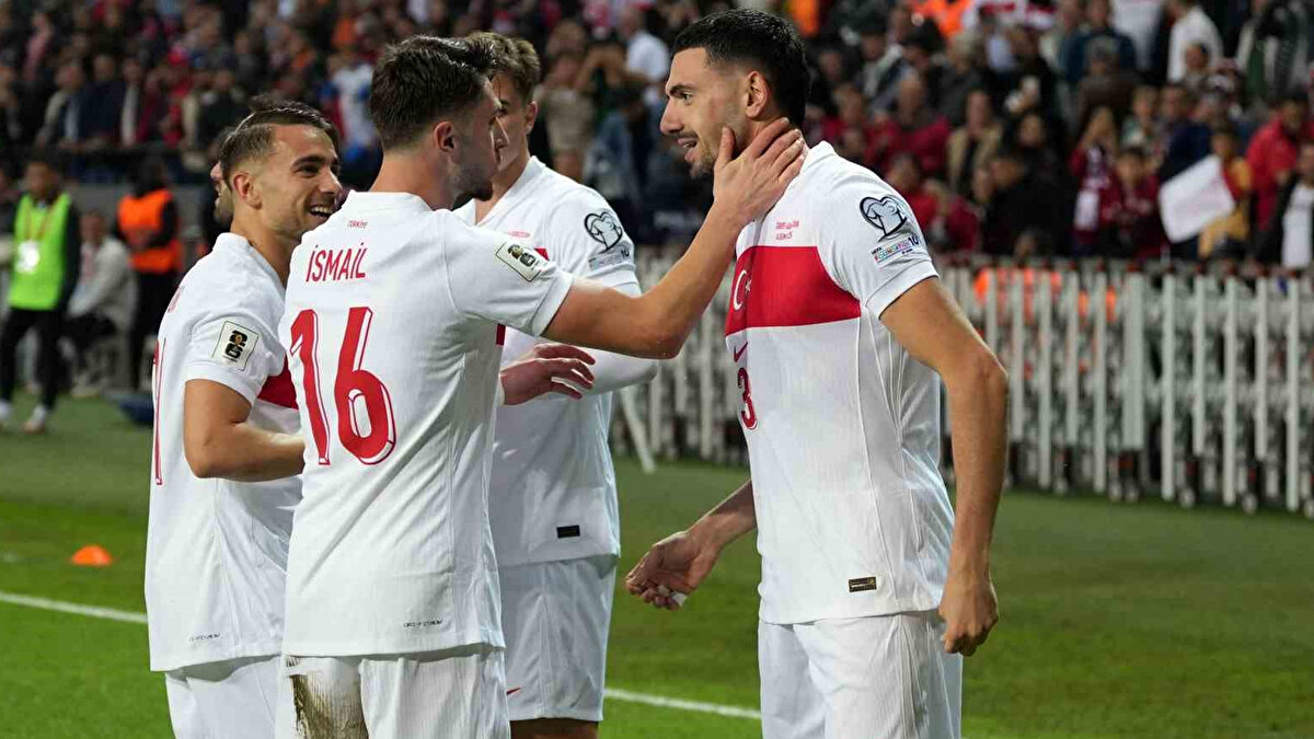 Öncelikle eleme sistemi şöyle işliyor: Avrupa’dan 12 grup birincisi doğrudan katılıyor. Gruplarını ikinci sırada tamamlayan takımlar + uluslar ligi sonuçlarına göre seçilen takımlar play-off oynayacak. <br><br>Bu play-off’lar sonucunda 4 takım daha Dünya Kupası bileti alacak. <br><br>