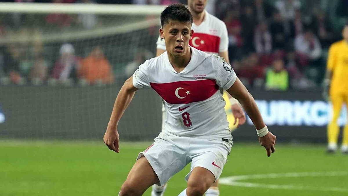 TÜRKİYE'NİN PLAY-OFF TORBASI NETLEŞİYOR<br><br>Türkiye, grubu ikinci sırada tamamlarsa play-off'a katılma hakkı kazanacak.