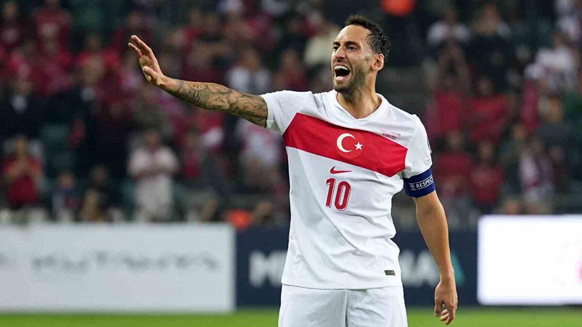 TÜRKİYE'NİN MUHTEMEL PLAY-OFF RAKİPLERİ<br><br>Türkiye'nin Dünya Kupası play-off yarı finallerindeki muhtemel rakipleri: (an itibarıyla)<br><br>-İsveç (Uluslar Ligi biletiyle gelecek)<br>-Kuzey Makedonya (Uluslar Ligi biletiyle gelecek<br>-Kuzey İrlanda (Uluslar Ligi biletiyle gelecek<br>-Moldova (Uluslar Ligi biletiyle gelecek