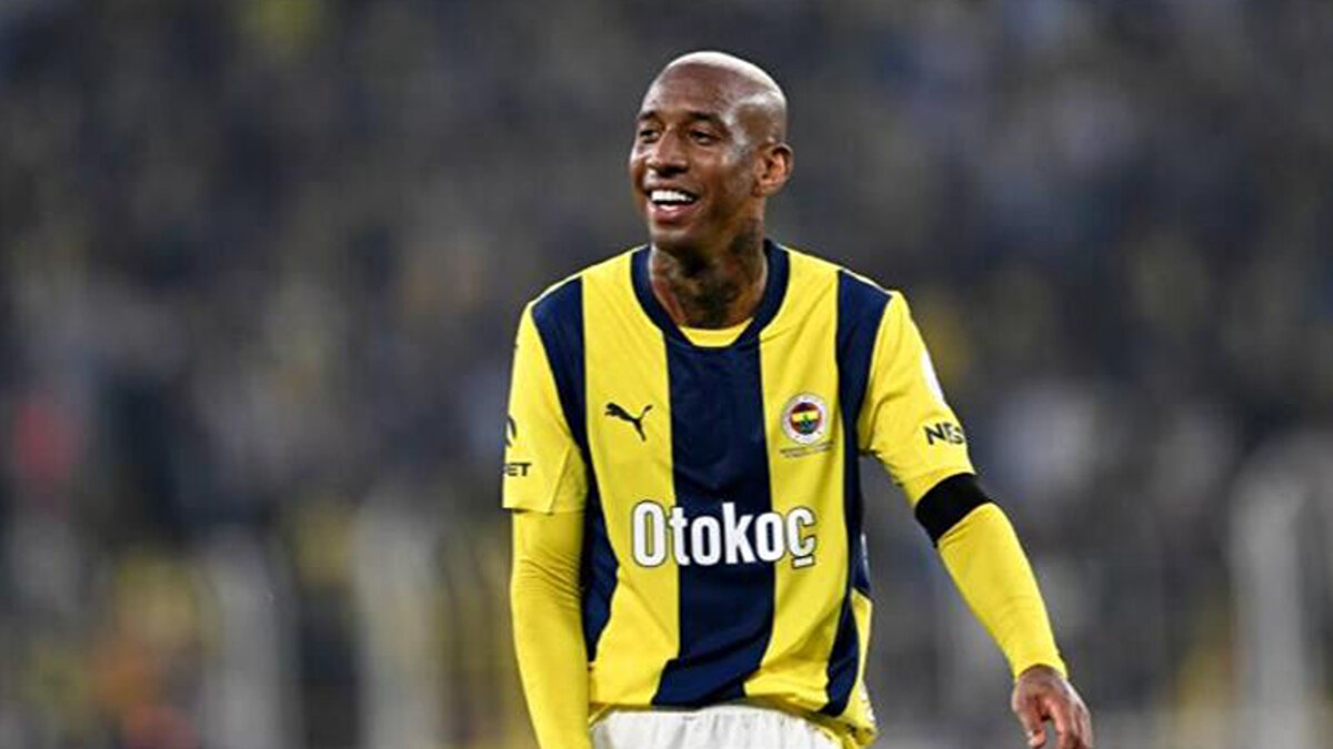 2026 yılına kadar sözleşmesi bulunan deneyimli futbolcunun kontratının yenilenmeyeceği ve sarı lacivertli yönetimin yolları ayırma kararı aldığı belirtildi.