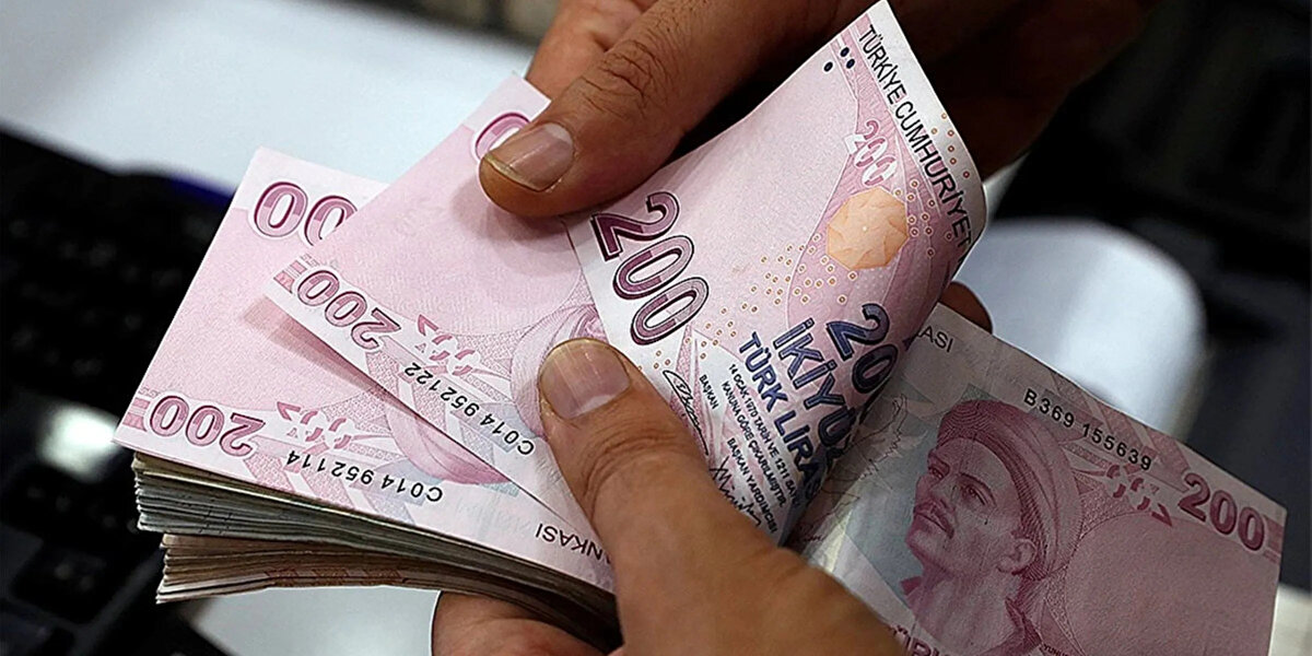 Genel Promosyon Tabloları<br><br>Emeklilere sunulan yeni kampanyalara göre:<br><br>9.999 TL’ye kadar maaş alanlara 15.500 TL’ye kadar<br><br>10.000 – 14.999 TL arası maaş alanlara 21.000 TL’ye kadar<br><br>15.000 – 19.999 TL arası maaş alanlara 24.500 TL’ye kadar<br><br>20.000 TL ve üzeri maaş alanlara ise 29.500 TL’ye kadar promosyon, bonus ve ödül ödemesi yapılabiliyor.