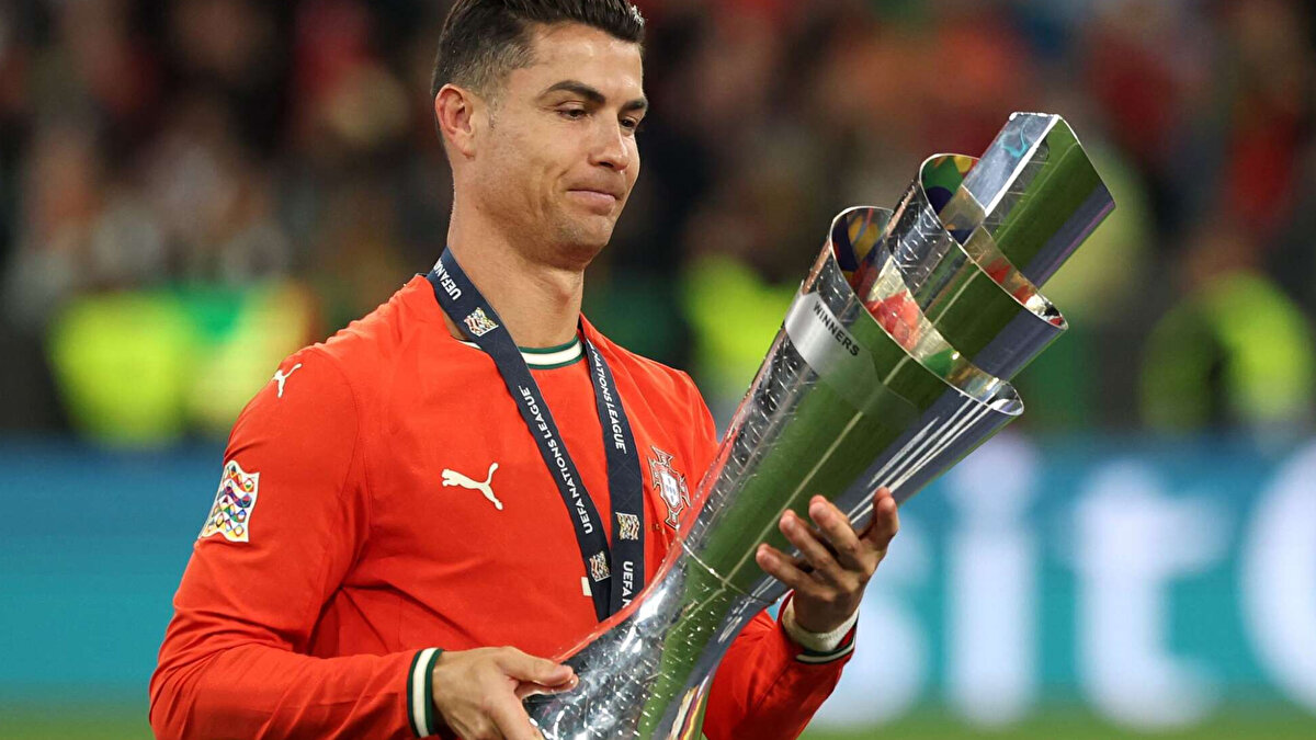 HER ALANDA REKOR ONDA<br><br>Ronaldo aynı zamanda, Şampiyonlar Ligi'nin, Portekiz Milli Takımı'nın ve dünya tarihinin en çok gol atan oyuncusu konumunda.