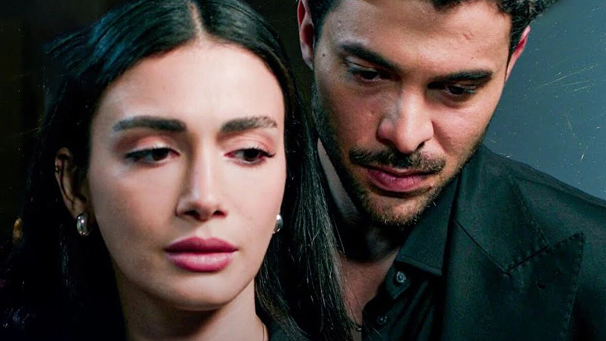 Gözleri Karadeniz dizisi oyuncuları kimler? <br><br>Dizinin başrollerinde, Halit Özgür Sarı (Azil Yılmaz), Özge Yağız (Güneş Aydınay), Mehmet Özgür (Osman Maçari), Ayten Uncuoğlu (Asiye Maçari), Mustafa Açılan (Mehmet Maçari), Yonca Şahinbaş (Nermin Maçari), Erol Babaoğlu (Sado), Ebru Aykaç (Havva Kırkayvaz) gibi başarılı isimler yer alıyor.