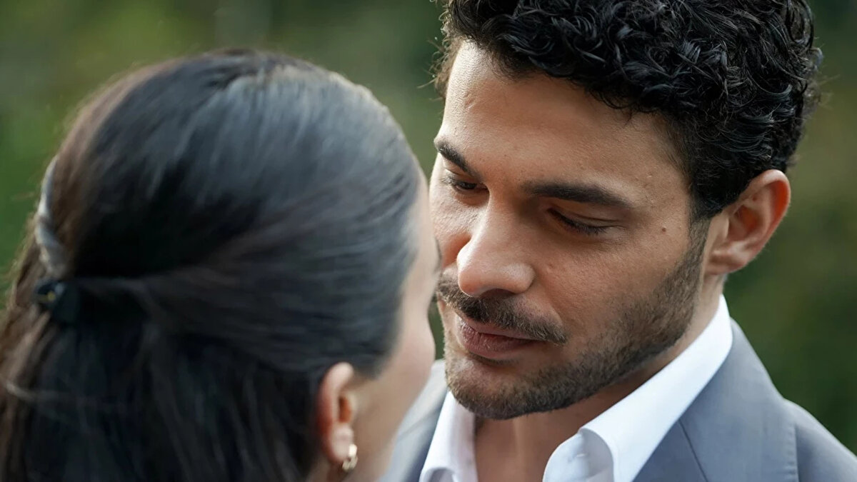 ATV ekranlarının beğenilen dizisi Gözleri Karadeniz, 7. bölümüyle büyük beğeni topladı. Duygusal sahneleri ve güçlü hikayesiyle dikkat çeken dizide, yeni bölüm öncesi heyecan doruğa çıktı.<br><br>İzleyiciler, 8. bölümde yaşanacak gelişmeleri öğrenmek için “Gözleri Karadeniz 8. bölüm fragmanı yayınlandı mı?” sorusuna yanıt arıyor.