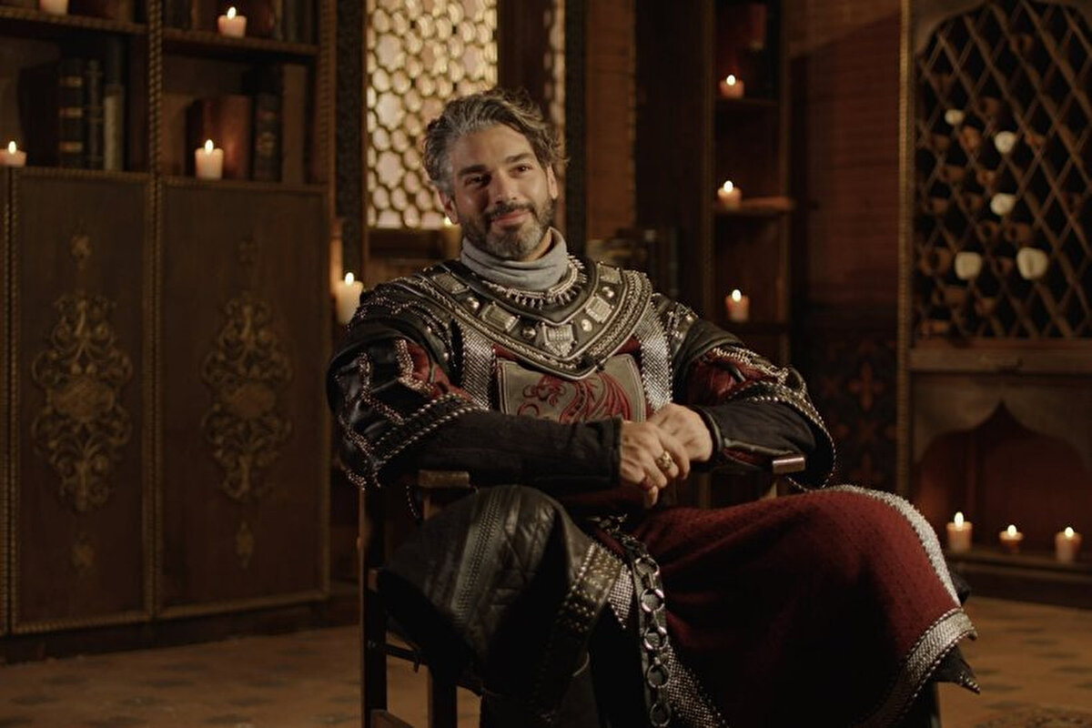 Orhan Bey'i kim canlandıracak?<br>Yeni sezonda Kuruluş Orhan ismiyle ekranlara gelecek olan dizide Osman Bey'in oğlu Orhan Bey'i Mert yazıcıoğlu canlandıracak. aynı zamanda; Cihan Ünal, Barış Falay, Bennu Yıldırımlar, Burak Sergen gibi isimler de rol alacak.