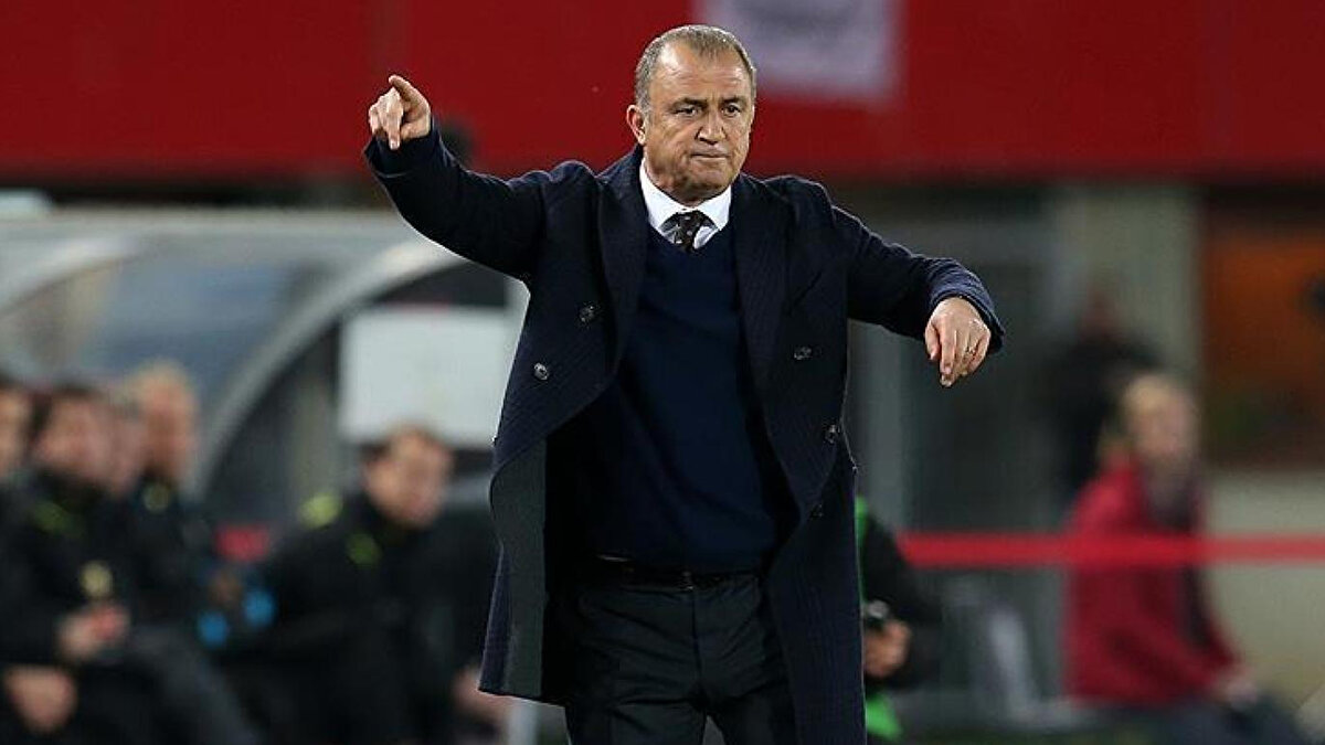 ÇEKYA'DA GÜNDEM FATİH TERİM<br><br>Çekya futbolunda son günlerde gündem adeta Fatih Terim oldu. Ülke basınında yer alan haberlere göre, Çekya Futbol Federasyonu tecrübeli teknik adamı milli takımın başına getirmeye hazırlanıyor.<br><br>