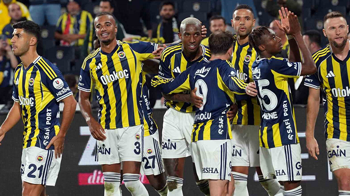 Son maçında Samsunspor ile berabere kalan ve zirve yarışında yara alan Fenerbahçe'de Fatih Karagümrük maçının hazırlıkları devam ediyor.