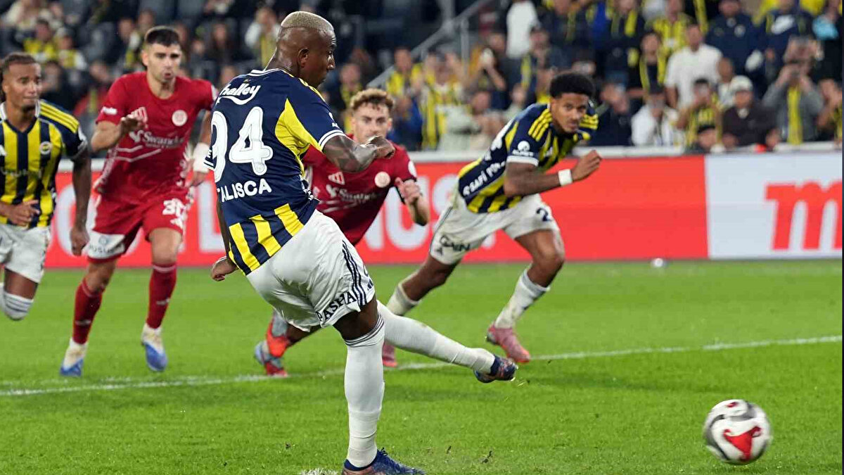 MAAŞ BEKLENTİSİ TAKIMDA HUZURSUZLUK YARATIYOR<br><br>Talisca’nın kulüp içinde tartışma yaratan mali beklentileri olduğu, bu beklentilerin yönetim için sürdürülemez hale geldiği belirtiliyor.