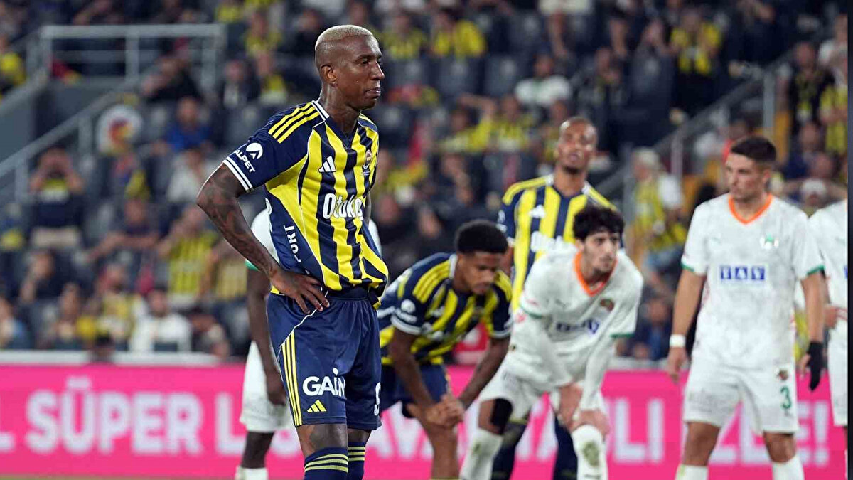 Yeni Şafak Spor'un aktardığı bir habere göre; sarı-lacivertli kulüpte dikkat çeken bir iddia gündeme geldi.