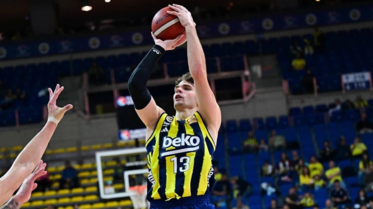 Konuk ekip Bayern Münih ise 4 maçta aldığı 2 galibiyetle 15. sırada bulunuyor. İki takım arasında daha önce oynanan 17 maçın 14'ünü Fenerbahçe Beko kazanarak rakibine karşı ezici bir üstünlük kurmuş durumda.