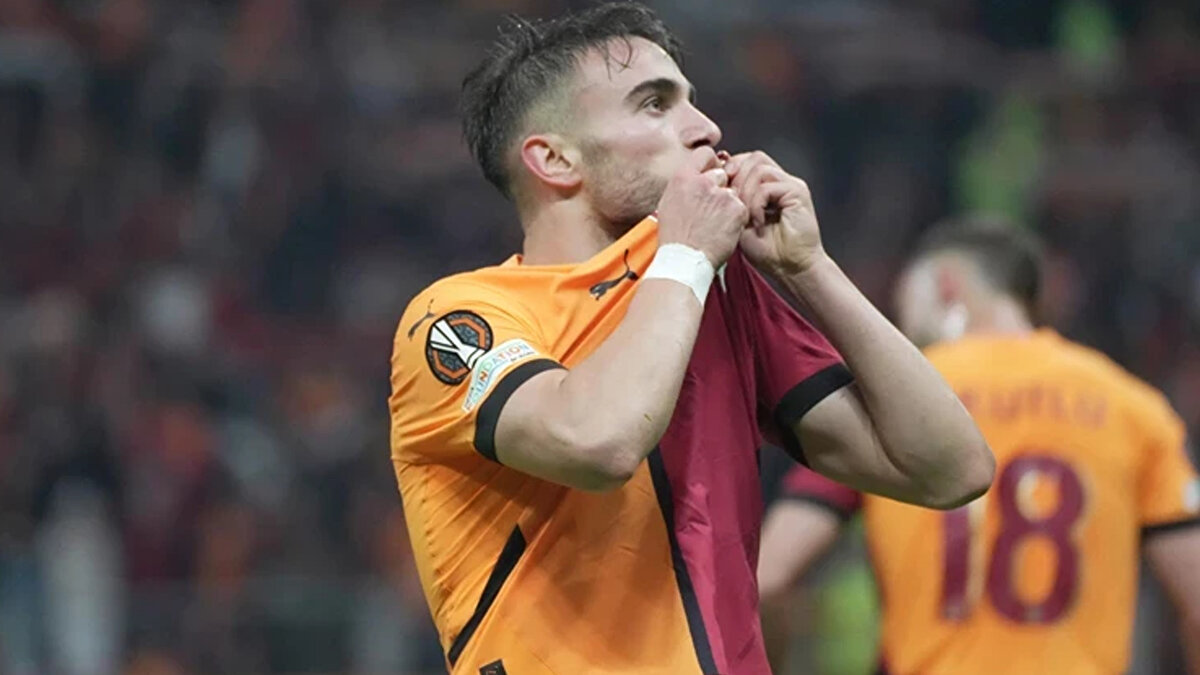 Galatasaray bırakmak istemiyor<br><br>Şampiyonlar Ligi’nde mücadele eden Bergamo temsilcisinin, takımdan ayrılması gündemde olan Ademola Lookman’ın yerini milli oyuncu ile doldurmayı planladığı aktarıldı. Haberde ayrıca Galatasaray'ın, 25 yaşındaki milli futbolcuyu kolay kolay bırakmayacağı da ifade edildi.