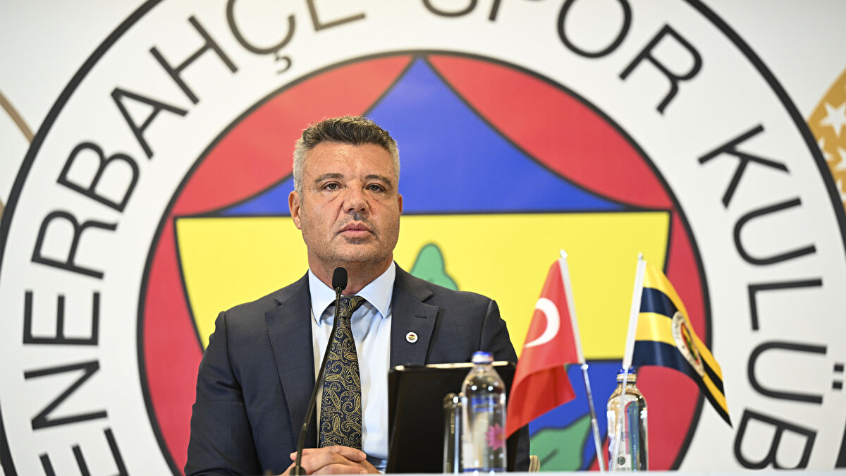 SARAN: TAKIM KÖTÜ BİR KAMP GEÇİRMİŞ<br><br>Jose Mourinho’ya da göndermeler yapan Saran, oyuncuların Portekiz’de çok kötü bir kamp geçirdiğini ifade etti.<br>