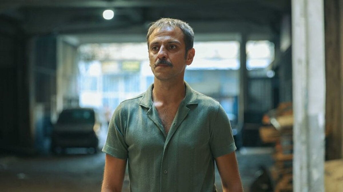 Yönetmeninin Sinan Öztürk olduğu “Veliaht” dizisi, SHOW TV’de yakında izleyicilerle buluşacak. Peki, Veliaht’ın oyuncuları kim?<br>