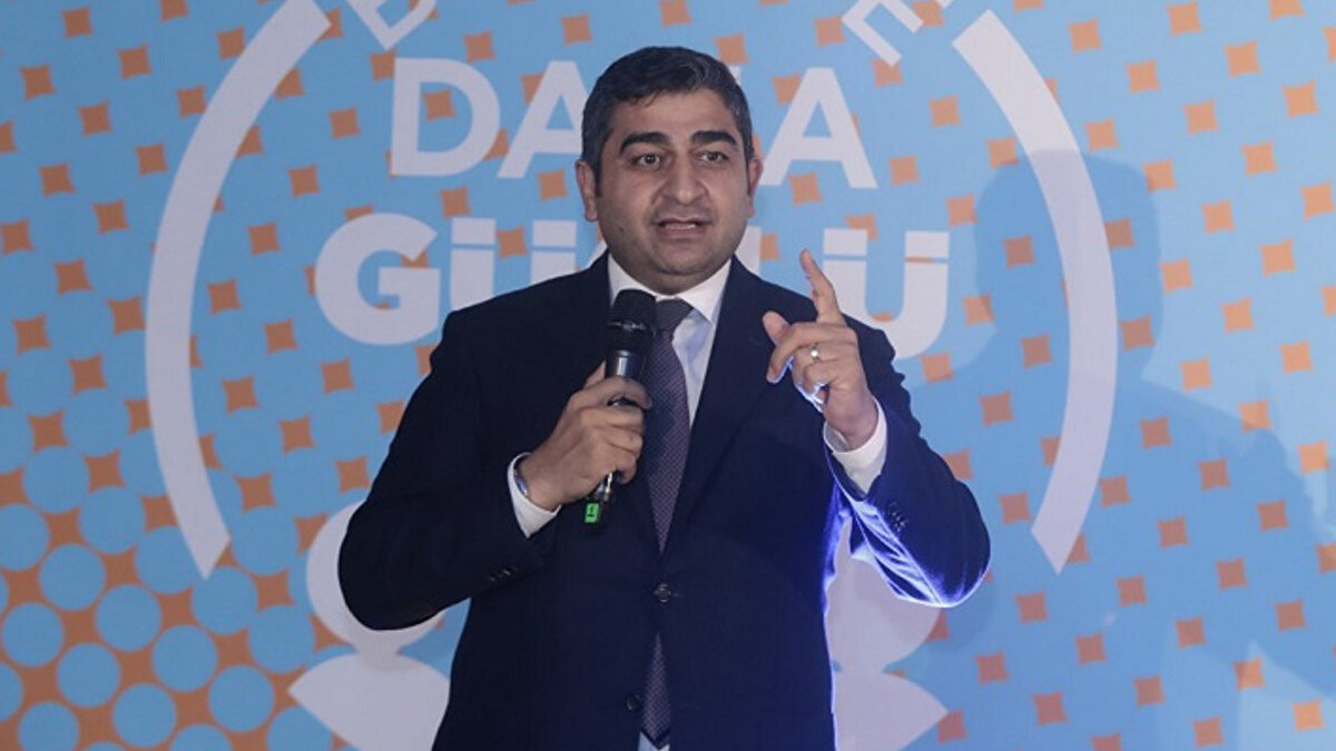 İstanbul Cumhuriyet Başsavcılığı Kaçakçılık, Narkotik ve Ekonomik Suçlar Soruşturma Bürosu tarafından, suç işlemek amacıyla örgüt kurma, tefecilik, suçtan kaynaklanan malvarlığı değerlerini aklama suçları kapsamında soruşturma başlatıldı. Sezgin Baran Korkmaz'da listede olan isimler arasında. Son yıllarda hakkında açılan uluslararası kara para aklama soruşturmaları ve tartışmalı iddialarla Türkiye ve ABD kamuoyunun gündemine oturdu.