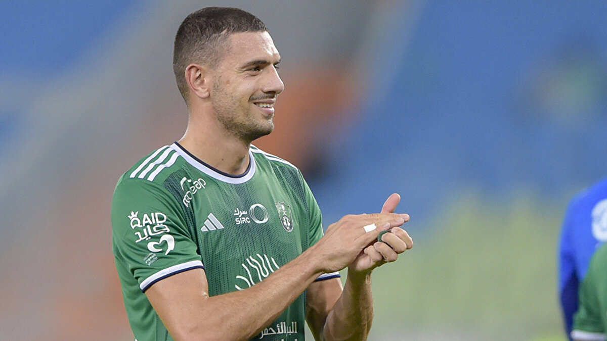 29 yaşındaki savunmacı, bu sezon gösterdiği performansla Suudi Arabistan'da dikkatleri üzerine çekmiş durumda. Al Ahli'nin kısa süre içinde oyuncuyla yeni kontrat için masaya oturması bekleniyor.