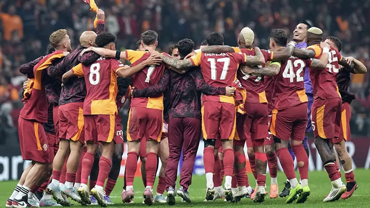 Süper Lig lideri Galatasaray’da milli araya girilirken futbolculara izin verildi. Ancak Mauro Icardi ve Leroy Sane, izinden erken dönerek Florya Metin Oktay Tesisleri’nde antrenmanlara başlamıştı. Teknik direktör Okan Buruk, ise yıldız oyuncuları Başakşehir maçı ile ödüllendireceği belirtildi.