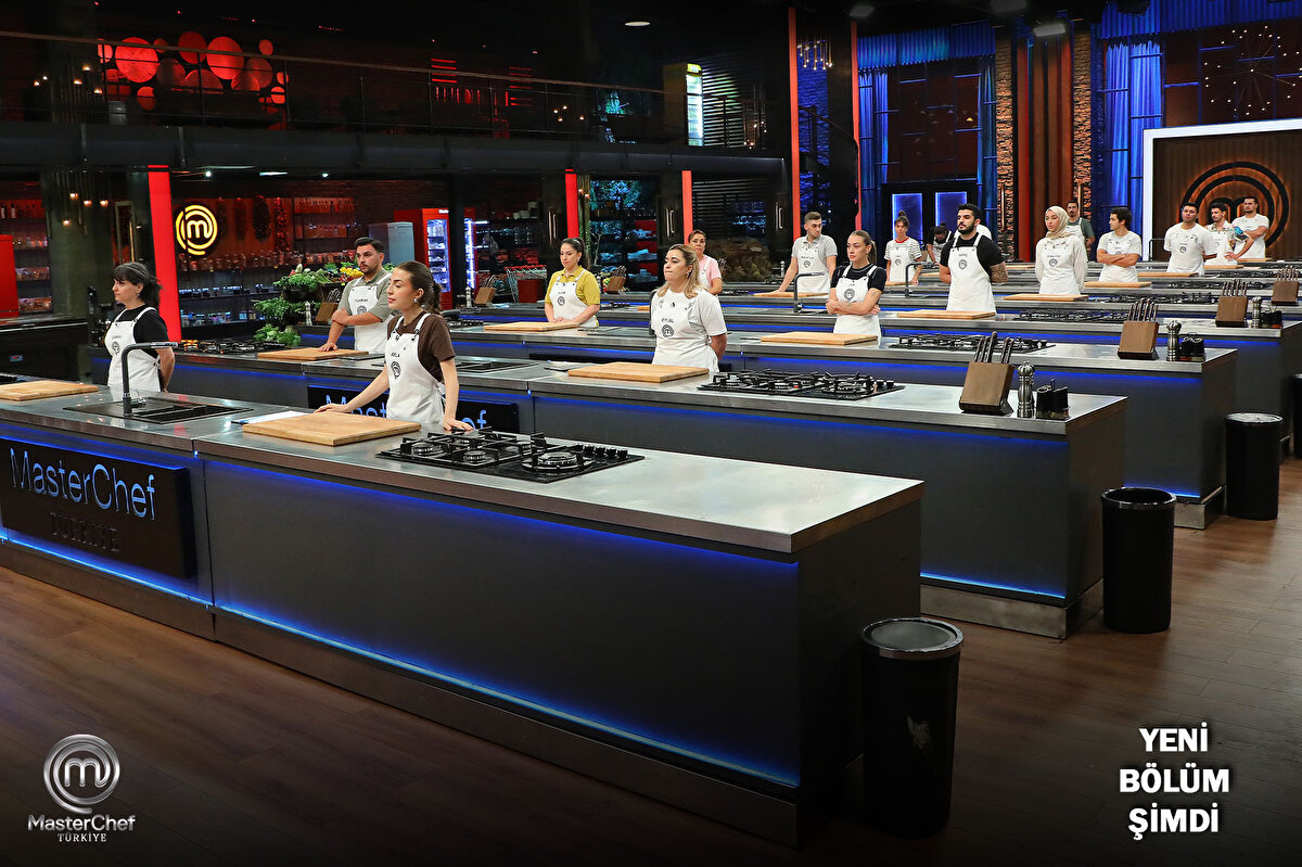 MASTERCHEF'TE ELEME ADAYI KİM OLDU?<br>MasterChef'te haftanın 3. ve 4. eleme adayı belli oldu.<br><br>Sümeyye, Murat Can'ı eleme potasına gönderdi.<br><br>Takım oyuncuları arasında yapılan oylama sonucunda ise haftanın 4. eleme adayı Nisa oldu.