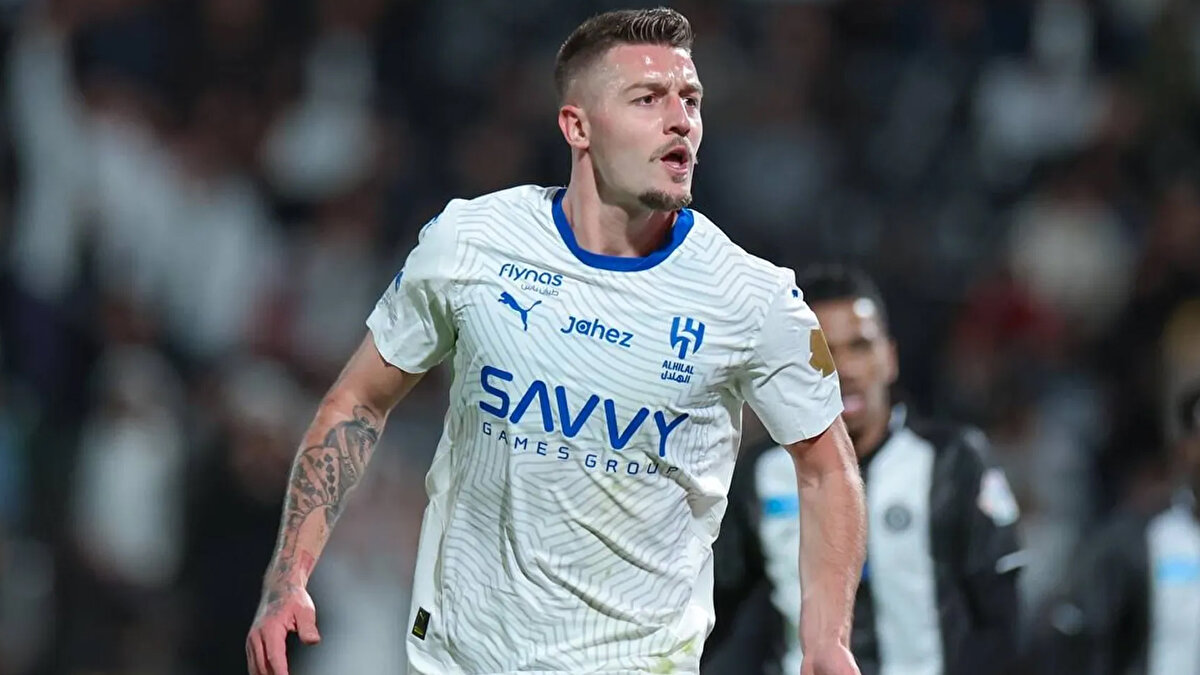 Corriere dello Sport’a göre, iki kulüp de sezon sonunda sözleşmesi sona erecek olan Milinković-Savić’i bonservis ödemeksizin kadrolarına katmayı hedefliyor.<br>