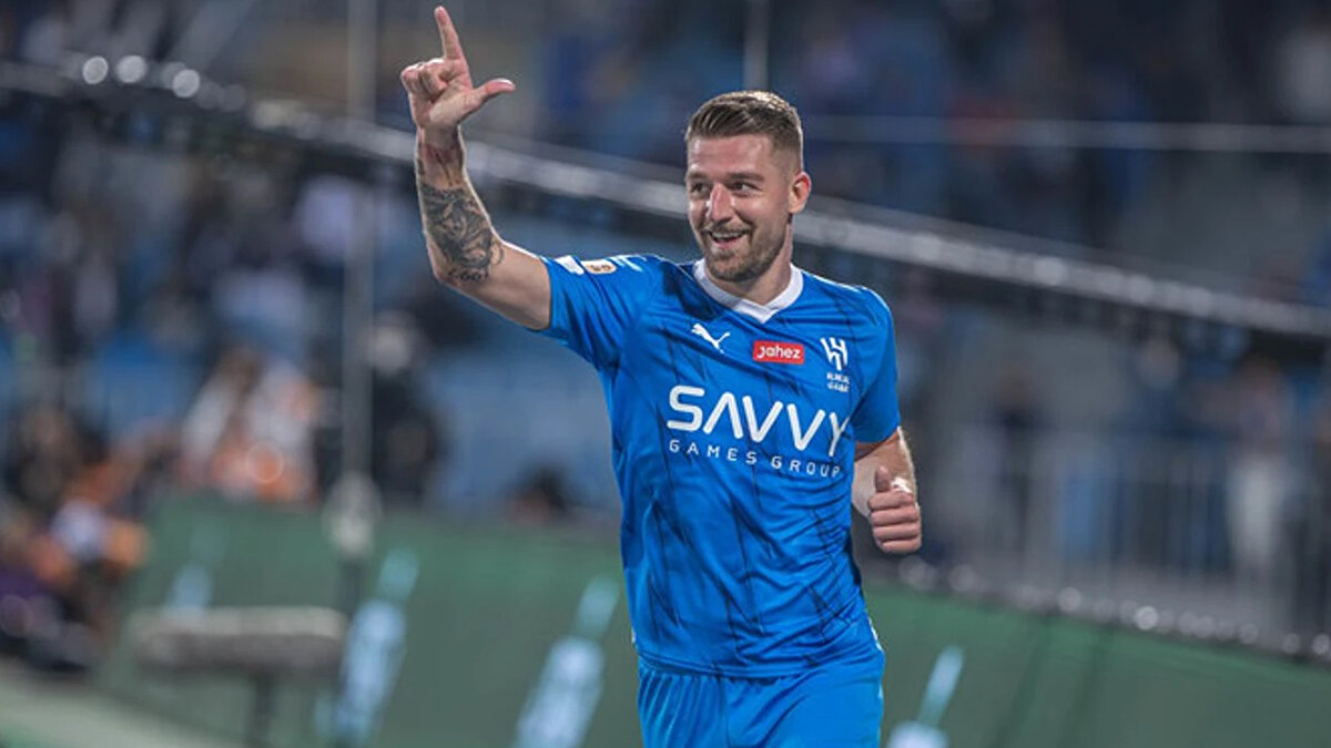 İtalya basınının iddiasına göre, Fenerbahçe ve Galatasaray, Al-Hilal forması giyen Sırp orta saha oyuncusu Sergej Milinković-Savić için transfer yarışına girdi.<br>