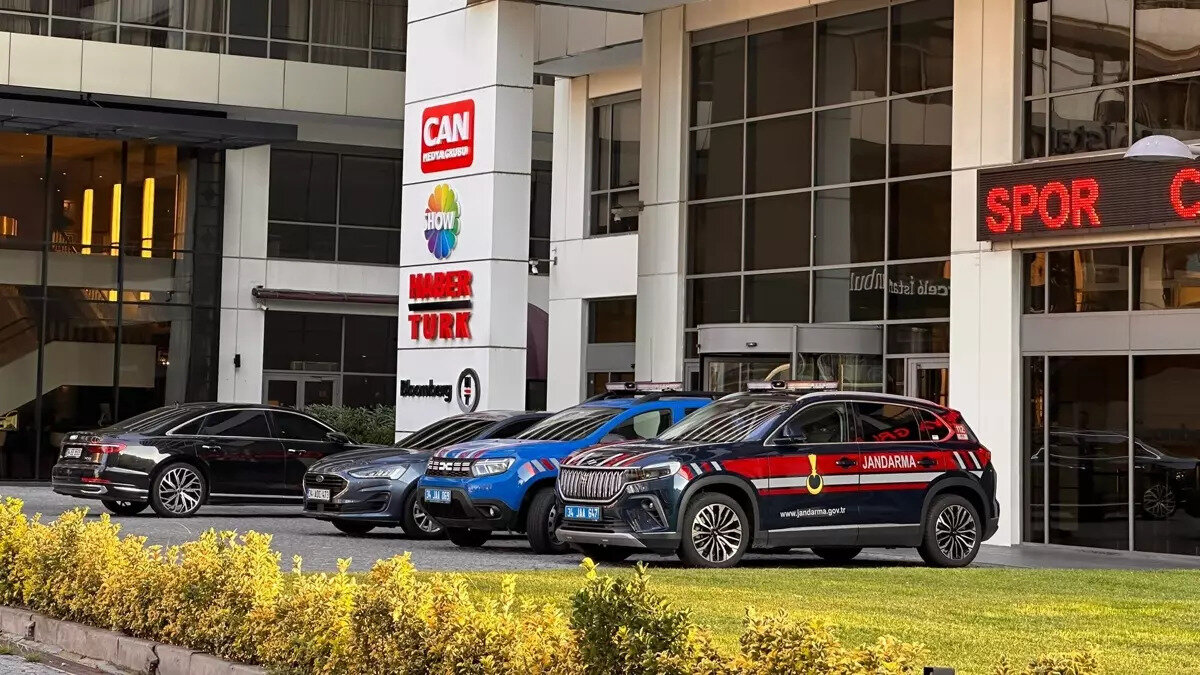 Can Holding'e yönelik soruşturma sürüyor. İstanbul Cumhuriyet Başsavcılığı tarafından, Can Holding yetkilileriyle ilgili "suç işlemek amacıyla örgüt kurma", "yönetme", "kurulan örgüte üye olma", "suçtan elde edilen mal varlığı değerlerini aklama" ve "nitelikli dolandırıcılık" suçlarına yönelik başlatılan soruşturmada ikinci dalga operasyonu yapıldı. <br>