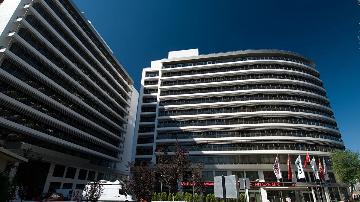 CAN HOLDİNG’İN ŞİRKETLERİ<br>Kemal Can’ın yönetimindeki Can Holding’in bünyesinde Energy Benzin İstasyonları, Awox, Seikon, Telefox, Energia, İTÜ ETA Vakfı Doğa Koleji, İstanbul Bilgi Üniversitesi Vakfı, VIP Transport, Özel Mediza Hospital, Golden Hill Hotel ve beton santrali gibi markalar yer alıyor.