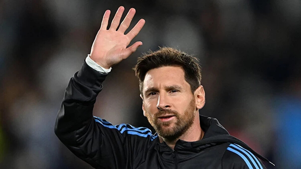 Lionel Messi verdiği bir röportajda gelecekte parlamasını beklediği 10 ismi sıraladı.