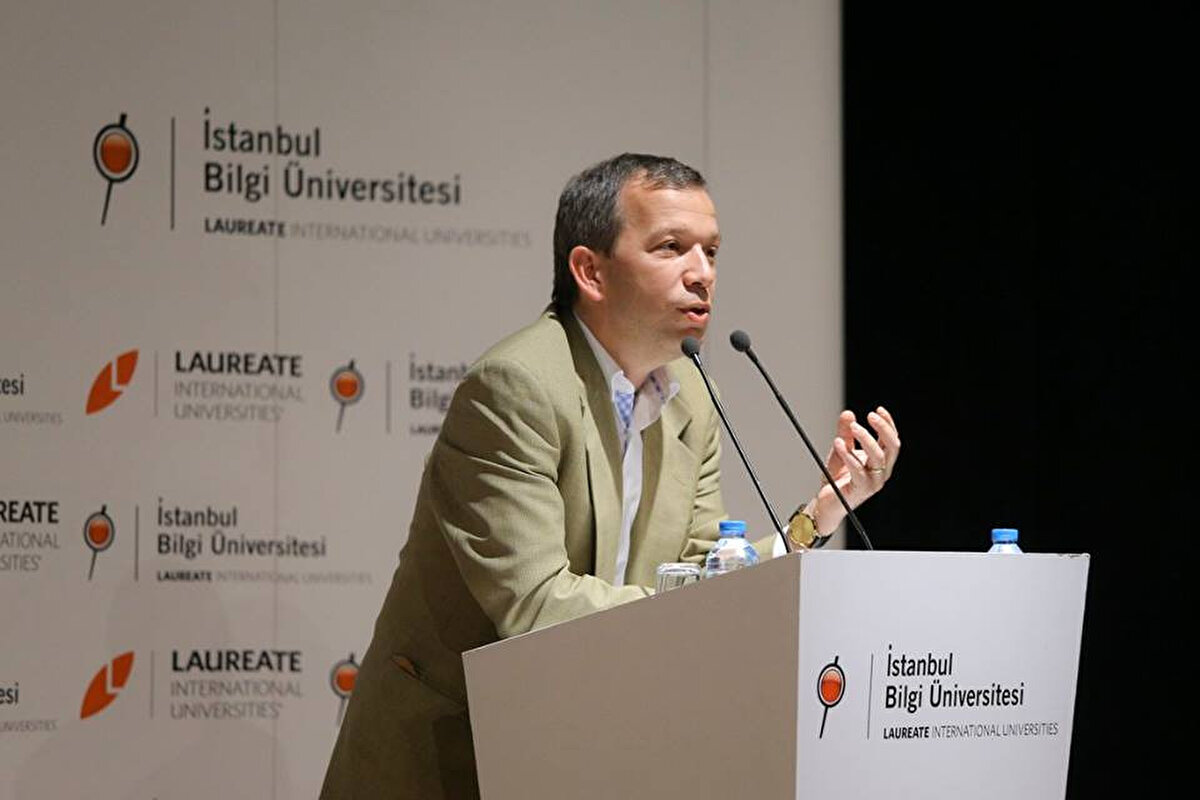 2006 yılında profesör unvanı aldı.<br><br>Murat Sertel İleri İktisadi Araştırmalar Merkezi’nin kurucu direktörlüğünü üstlendi. 2011-2015 yılları arasında ise İstanbul Bilgi Üniversitesi Rektörlüğü görevini yürüttü.<br>