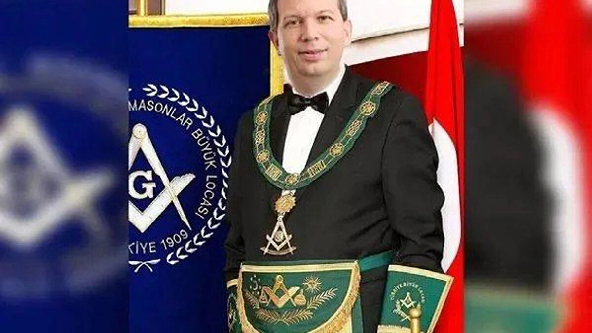 REMZİ SANVER KİMDİR, NERELİ, KAÇ DOĞUMLU?<br>Remzi Sanver 7 Haziran 1970 İstanbul Fatih doğumludur.