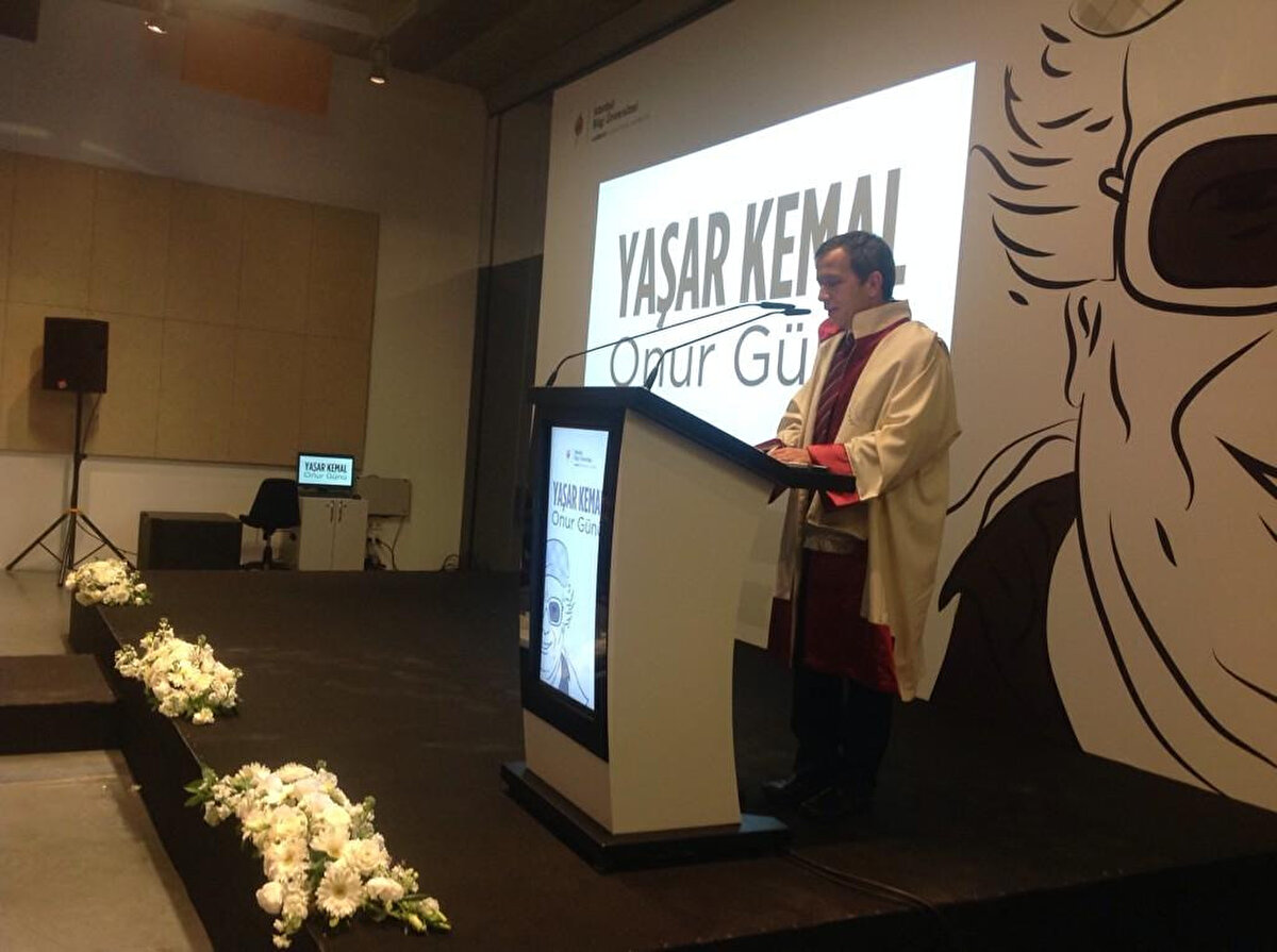 MASAK tarafından hazırlanan rapor ve dijital materyallerin, operasyon sürecinde önemli rol oynadığı öğrenildi. Henüz tüm şüphelilerin yakalanmadığı, 3 kişinin yurt dışında olduğu, 6 kişi hakkında ise yakalama çalışmalarının sürdüğü öğrenildi.<br><br>Delillerin analizinin ardından, soruşturmanın yeni gözaltılarla genişleyebileceği ifade edildi.