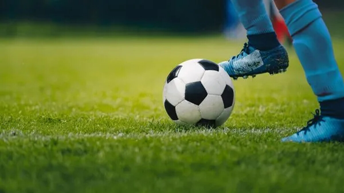 IFFHS'nin güncellediği dünya kulüpler sıralamasında ilk 10 sıra ve Türk takımlarının konumları şöyle:<br><br>