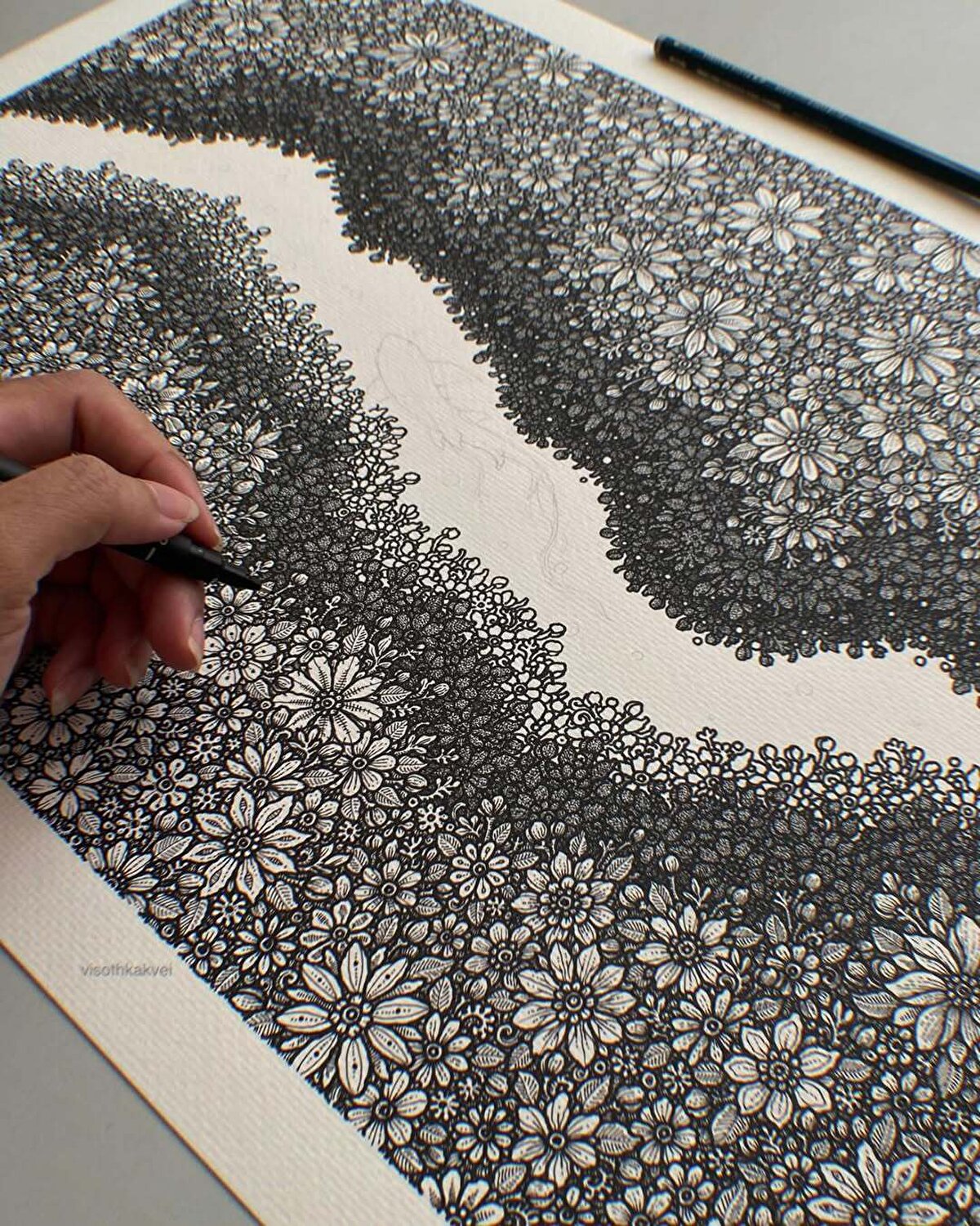 Kakvei, çalışmalarını daha da ileriye taşıyarak 3D efektler ve dijital animasyonlar ile canlandırıyor. Sanatçının, özellikle hayvan figürleri, doğa temaları ve karmaşık desenler içeren eserleri büyük beğeni topluyor.